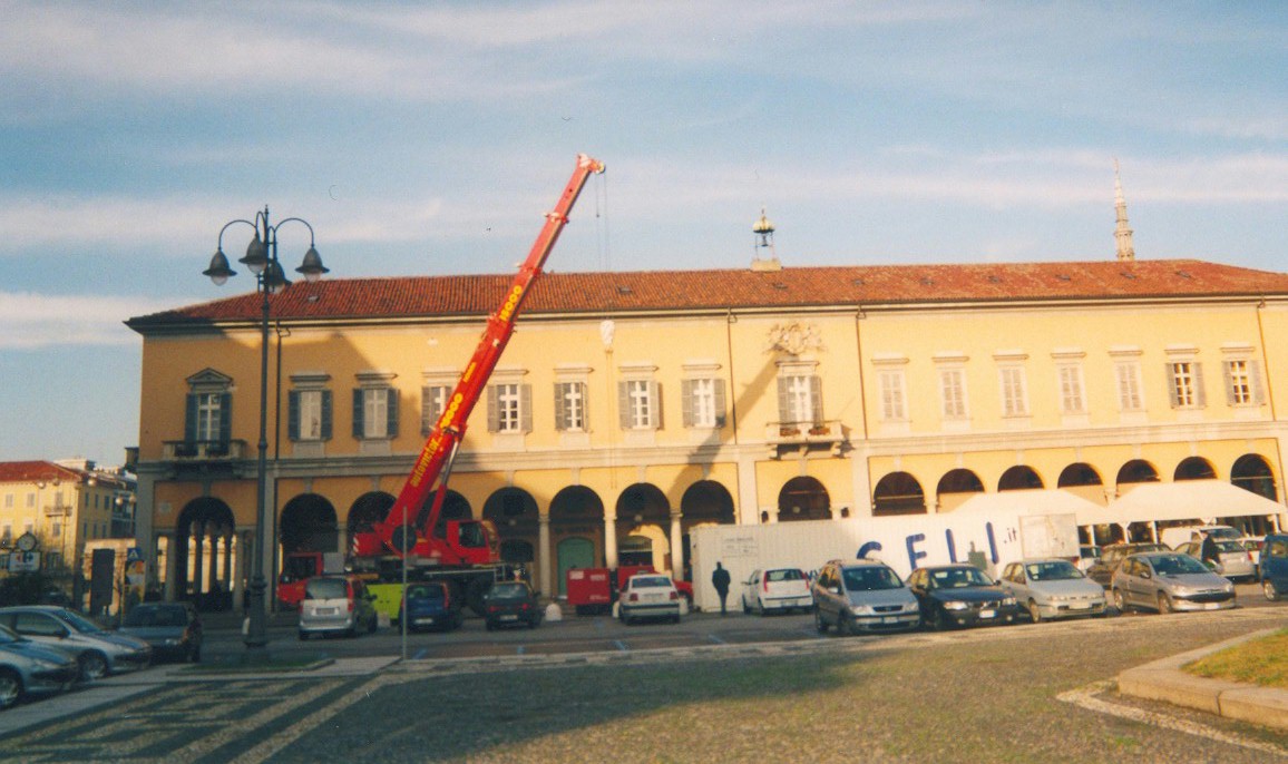 Novara Congress Site with Autovictor Crane Demonstrating outside the Rice Exchange Palace