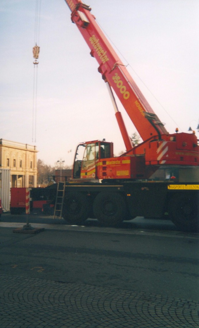 Autovictor Crane during Real Demonstration